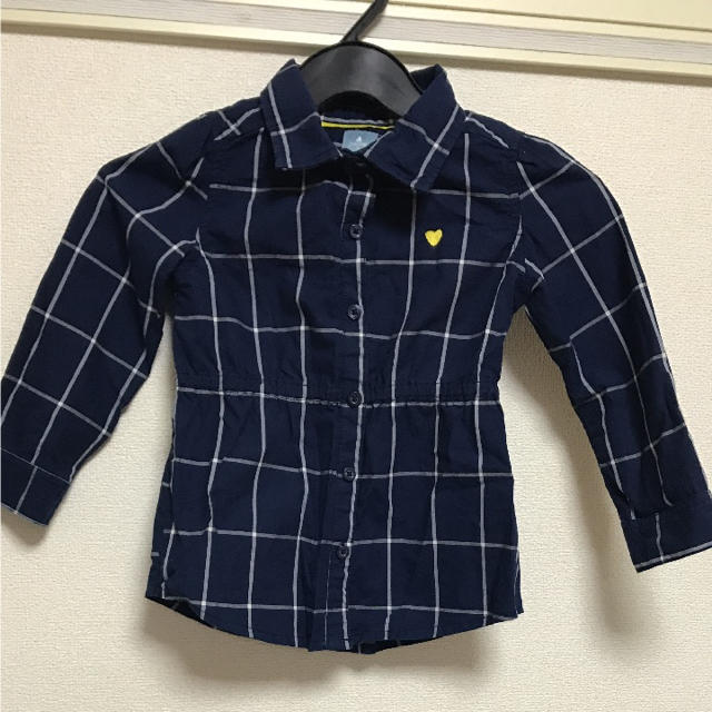 babyGAP(ベビーギャップ)のbabyGap  テェックシャツ100未使用  キッズ/ベビー/マタニティのキッズ服女の子用(90cm~)(その他)の商品写真