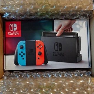 ニンテンドースイッチ(Nintendo Switch)の新品未開封　Switch　ネオン　任天堂　Nintendo　送料込(家庭用ゲーム機本体)