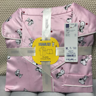 ジーユー(GU)のGUサテンパジャマ半袖ショートパンツスヌーピー柄ピンク(パジャマ)