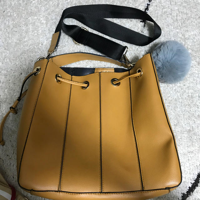 ZARA(ザラ)のZARA トートバッグ レディースのバッグ(トートバッグ)の商品写真