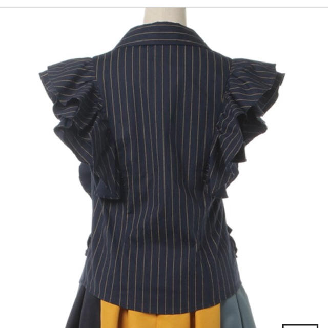 REDYAZEL(レディアゼル)のコットンフリルシャツ レディースのトップス(シャツ/ブラウス(半袖/袖なし))の商品写真