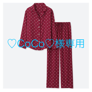 ユニクロ(UNIQLO)の【♡CoCo♡様専用】ユニクロ レーヨンプリントパジャマ XL／レッド 新品！(パジャマ)
