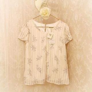 ミッシュマッシュ(MISCH MASCH)の半額以下！ミッシュマッシュ 花柄 シフォン系ブラウス 新品タグ付(シャツ/ブラウス(半袖/袖なし))