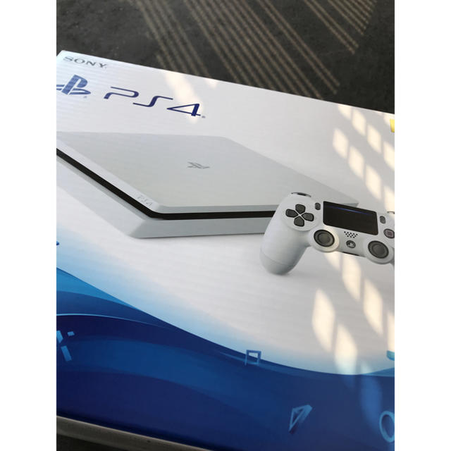 PS4 本体 ほぼ新品