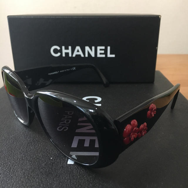 CHANEL カメリア サングラス CHANEL カメリア サングラス
