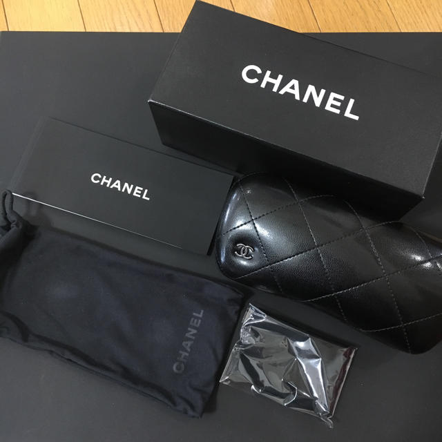 CHANEL カメリア サングラス CHANEL カメリア サングラス