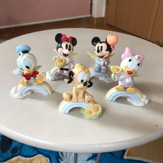 ディズニー(Disney)のミッキー，ミニー，ドナルド，デイジー，グーフィーの天使オブジェ(置物)