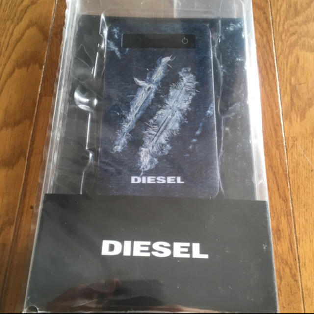 DIESEL(ディーゼル)のDIESEL / ディーゼル モバイルバッテリー スマホ/家電/カメラのスマートフォン/携帯電話(バッテリー/充電器)の商品写真