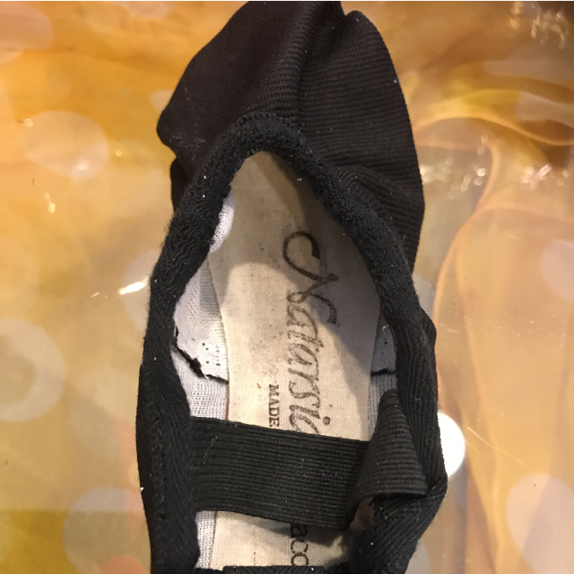 CHACOTT(チャコット)のruru様商談成立品  新品 チャコット 布バレエ シューズ  黒  レディースの靴/シューズ(バレエシューズ)の商品写真