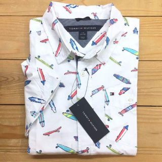 トミーヒルフィガー(TOMMY HILFIGER)の新品【キッズL】★トミー★総柄ロゴ刺しゅう入り半袖Ｔシャツ/白(シャツ)