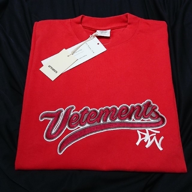 爆安プライス VETEMENTS Tシャツ Sサイズ - ilborgobandb.it