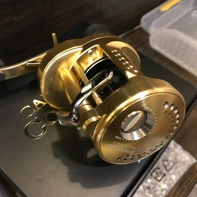 SHIMANO - 15カルカッタコンクエスト400 右巻き 新品 の通販 by kyosyou3's shop｜シマノならラクマ