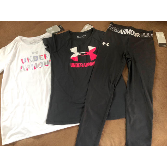 UNDER ARMOUR(アンダーアーマー)のアンダーアーマー レディースのトップス(Tシャツ(半袖/袖なし))の商品写真