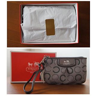 コーチ(COACH)の【正規新品】COACH Small Wristlet(ポーチ)