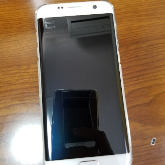 NTTdocomo(エヌティティドコモ)のRico様専用Galaxy s7edge 外装交換済み　極美品 スマホ/家電/カメラのスマートフォン/携帯電話(スマートフォン本体)の商品写真