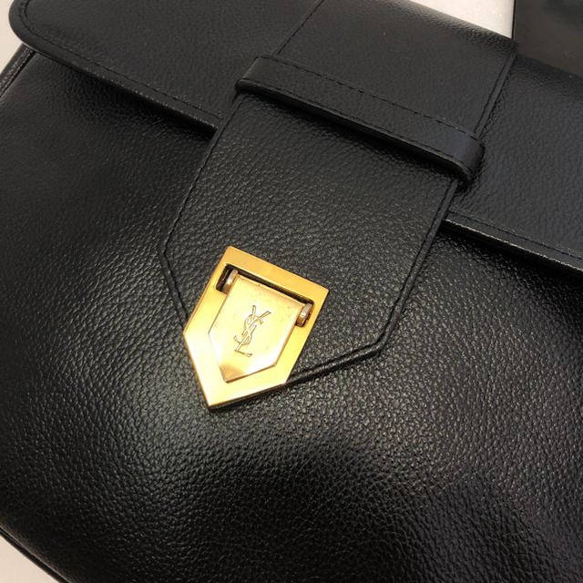 大人気♡レア♡良品♡イヴサンローラン♡キャビアスキン♡レザーショルダーバッグ 大人気♡レア♡良品♡イヴサンローラン♡キャビアスキン♡レザーショルダーバッグ