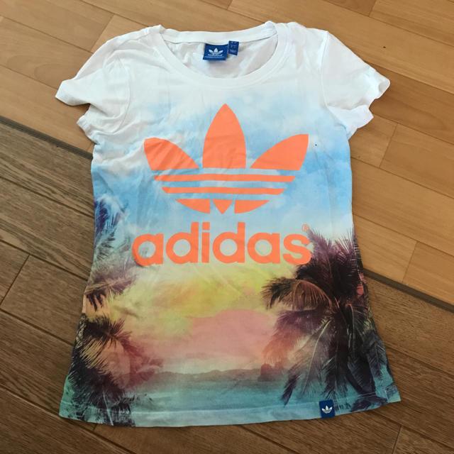 adidas(アディダス)のアディダス Tシャツ レディースのトップス(Tシャツ(半袖/袖なし))の商品写真