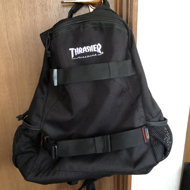 THRASHER(スラッシャー)のTHRASHER リュックサック黒 美品 メンズのバッグ(バッグパック/リュック)の商品写真