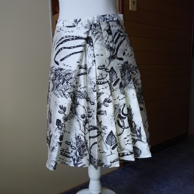ARTISAN(アルティザン)のCOMME CA DU MODE　アルチザン　スカート レディースのスカート(ひざ丈スカート)の商品写真