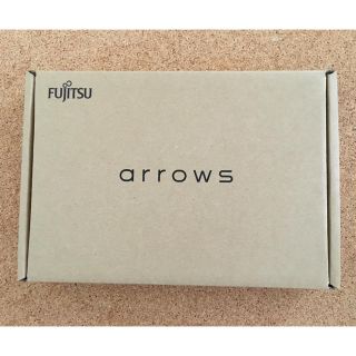 フジツウ(富士通)の新品未使用! SIMフリー日本製スマホ! フル装備! arrows M04 白色(スマートフォン本体)