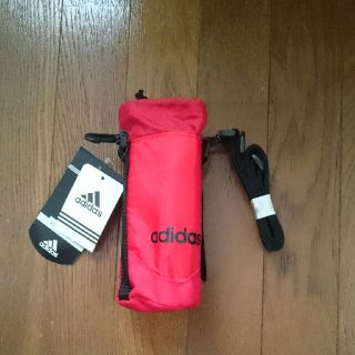 アディダス(adidas)のアディダスペットボトルケースタグ付新品未使用です(弁当用品)