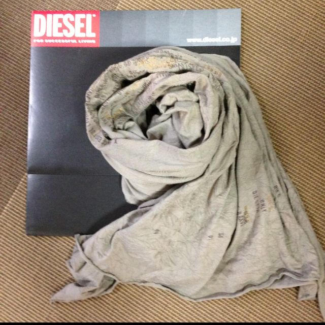 DIESEL(ディーゼル)のDIESEL☆大判 ストール ☆ショール レディースのファッション小物(マフラー/ショール)の商品写真