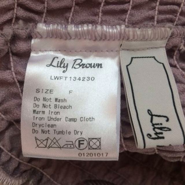 Lily Brown(リリーブラウン)のショート丈花柄トップス レディースのトップス(カットソー(長袖/七分))の商品写真