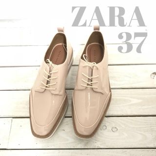 ザラ(ZARA)の値下げ！ ZARA ザラ エナメル ブルーチャー 厚底 ローファー ベージュ(ローファー/革靴)