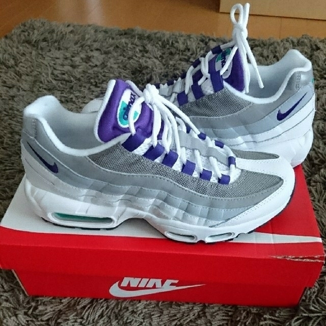 NIKE(ナイキ)の送料込 Nike Air Max 95 Grape
エアマックス95 グレープ メンズの靴/シューズ(スニーカー)の商品写真