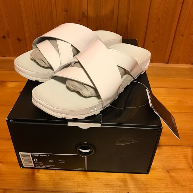 nike taupo 新品 ナイキラボ