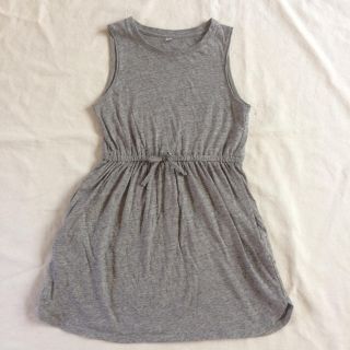 ユニクロ(UNIQLO)のUSED UNIQLO 女の子用 ノースリーブ ワンピース 120㎝サイズ(ワンピース)