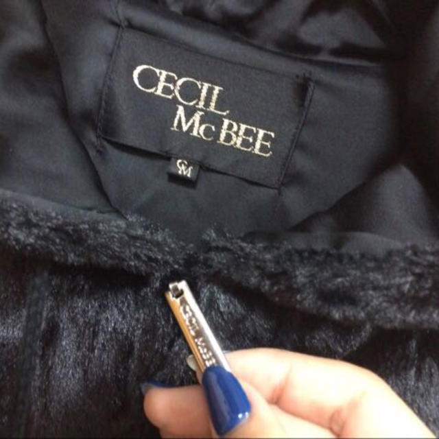 CECIL McBEE(セシルマクビー)の値下可☆CECLE McBEE  レディースのトップス(パーカー)の商品写真