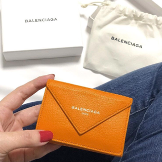 バレンシアガ(Balenciaga)の新作 バレンシアガ ペーパーミニウォレット ミニ財布 オレンジ(財布)