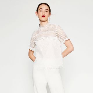 ザラ(ZARA)のZARA ホワイトレーストップス(カットソー(半袖/袖なし))