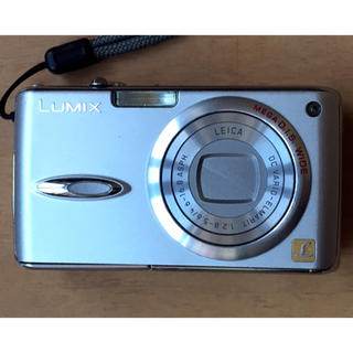 パナソニック(Panasonic)のLUMIX  DMC-FX01(コンパクトデジタルカメラ)