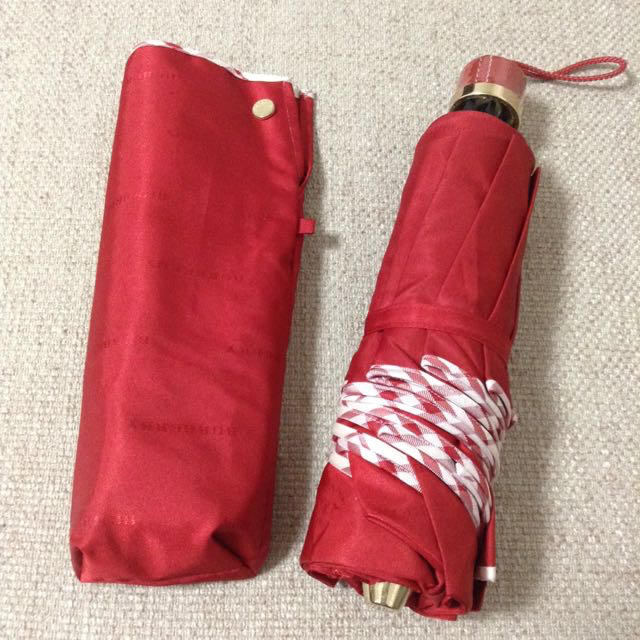 BURBERRY(バーバリー)のバーバリー☆折りたたみ傘☆赤 レディースのファッション小物(傘)の商品写真