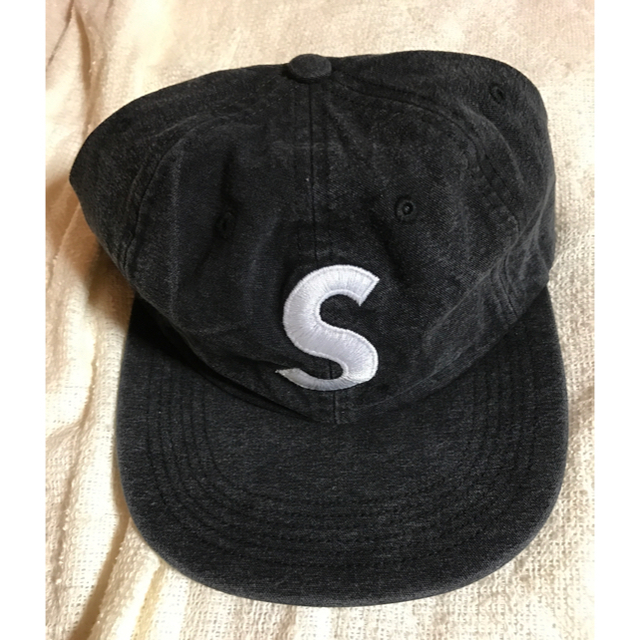 Supreme(シュプリーム)のsupreme Washed Chambray S Logo 6-Panel 黒 メンズの帽子(その他)の商品写真