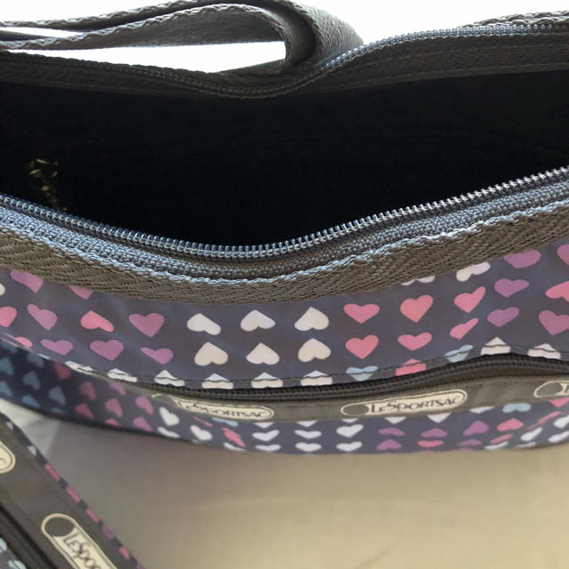 LeSportsac(レスポートサック)のレスポートサック  ハート柄ショルダー 新品タグ付き レディースのバッグ(ショルダーバッグ)の商品写真