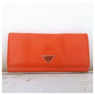 プラダ(PRADA)のPRADA 長財布 プラダ オレンジ サフィアーノ レザー  美品 正規品(財布)