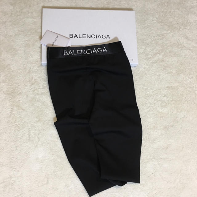 Balenciaga(バレンシアガ)の【BALLENCIAGA バレンシアガ】トレンドアイテム！ レギンス 送料無料！ レディースのレッグウェア(レギンス/スパッツ)の商品写真