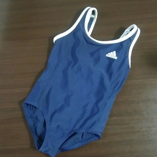 adidas(アディダス)のアディダス　130 キッズ/ベビー/マタニティのキッズ服女の子用(90cm~)(水着)の商品写真