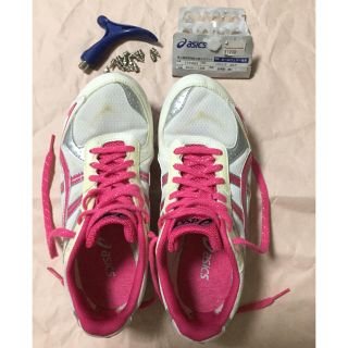 アシックス(asics)の取替スパイク付！asics陸上競技用シューズTTP506 ピンク色 23.5cm(陸上競技)