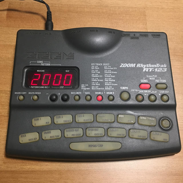 Zoom(ズーム)の【リズムマシーン】ZOOM Rhythm Track RT-123 楽器のレコーディング/PA機器(その他)の商品写真