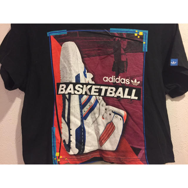 adidas(アディダス)のadidas レディース リメイクショート丈 Tシャツ 古着  レディースのトップス(Tシャツ(半袖/袖なし))の商品写真