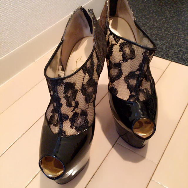 Christian Louboutin ヒョウ柄 パンプス Christian Louboutin ヒョウ柄 パンプス
