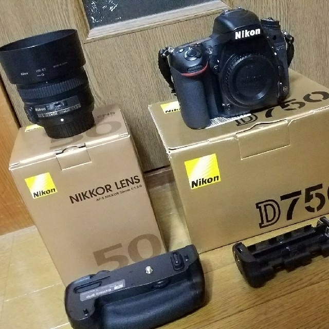 Nikon - Nikon D750ボディとバッテリーグリップセット(単焦点レンズ無し)