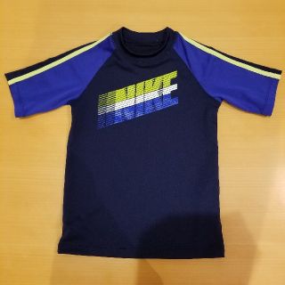 ナイキ(NIKE)の🏖️キジトラ様専用🐬　ラッシュガード　サイズ140(水着)