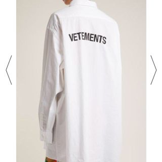 バレンシアガ(Balenciaga)のVetements oversized logo shirt ロゴシャツ登坂着用(シャツ)