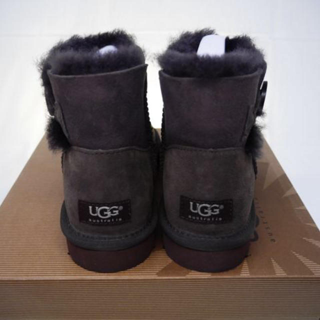 UGG(アグ)のUGG アグベイリーミニボタン送料込み レディースの靴/シューズ(ブーツ)の商品写真