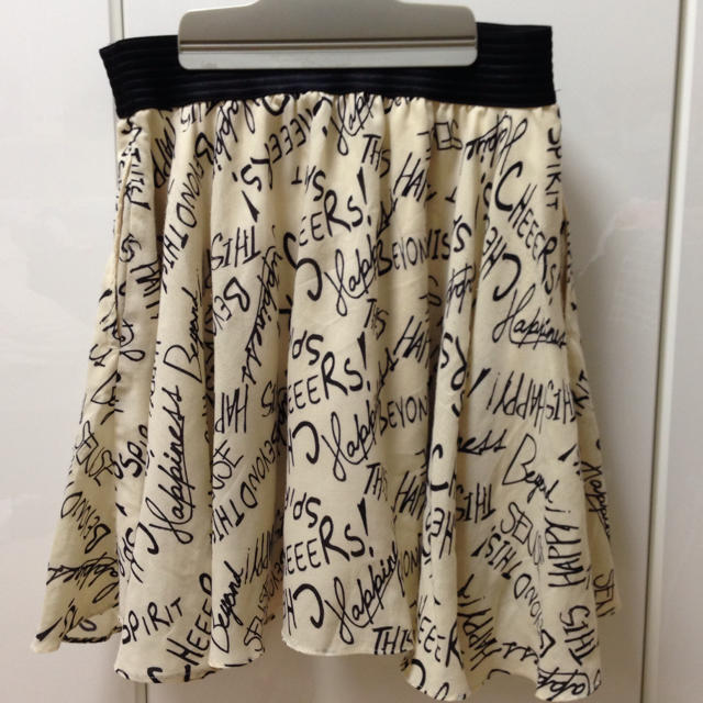 英語ロゴフリルスカート レディースのスカート(ミニスカート)の商品写真